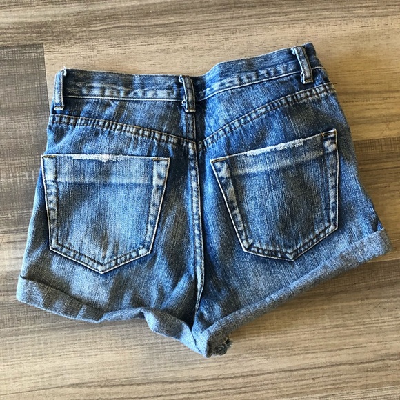 Distressed denim shorts - Picture 3 of 4